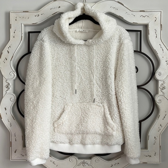 LOVE TREE FLUFFY PULL OVER HOODIE OFF WHITE SIZE SMALL - Picture 2 of 12